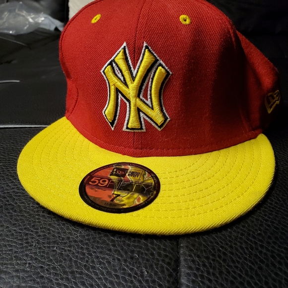NYY MLB 59Fifty Baseball Flat Bill Size 7. - Picture 2 of 6